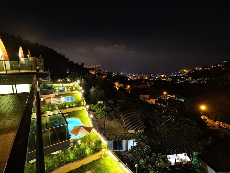 Villa Bektaş 5+1 Deniz Manzaralı Özel Havuzlu