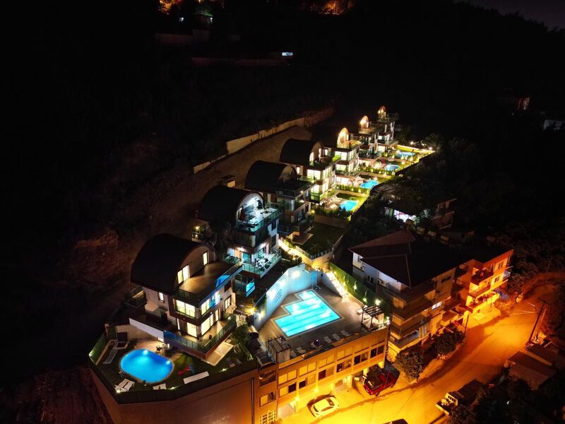 Villa Bektaş 5+1 Deniz Manzaralı Özel Havuzlu