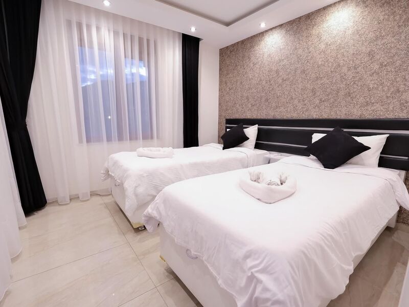 Villa Bektaş 5+1 Deniz Manzaralı Özel Havuzlu