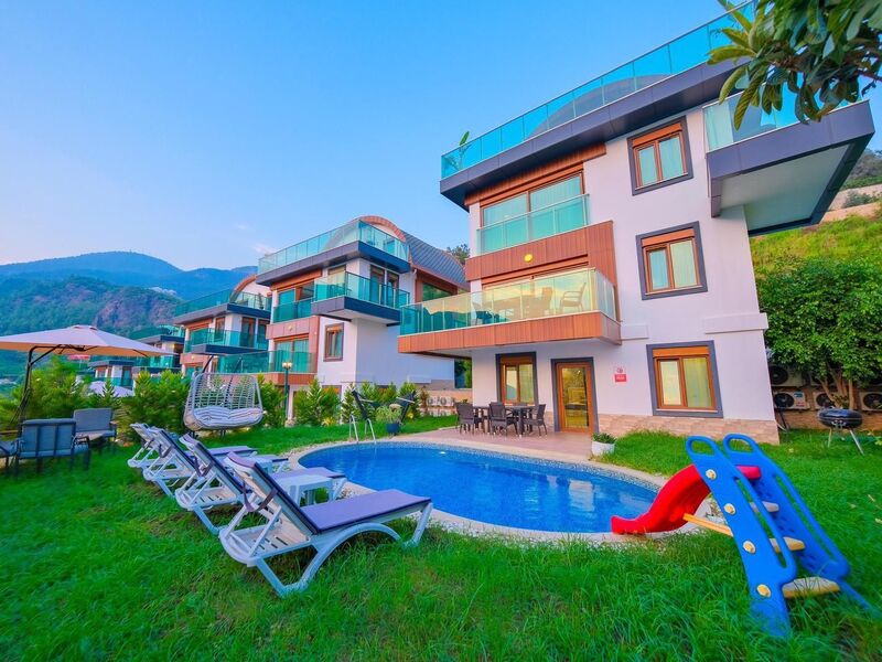 Villa Bektaş 5+1 Deniz Manzaralı Özel Havuzlu