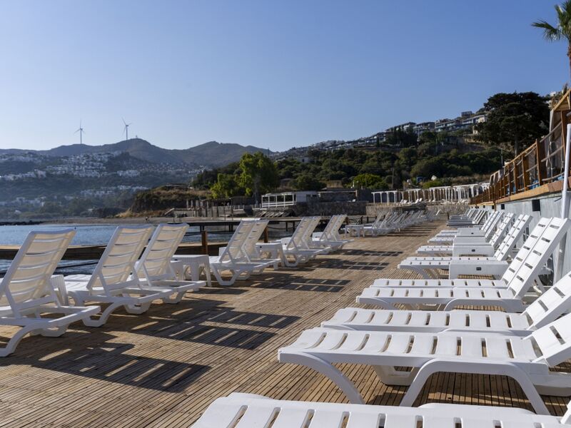 Sude Beach Hotel
