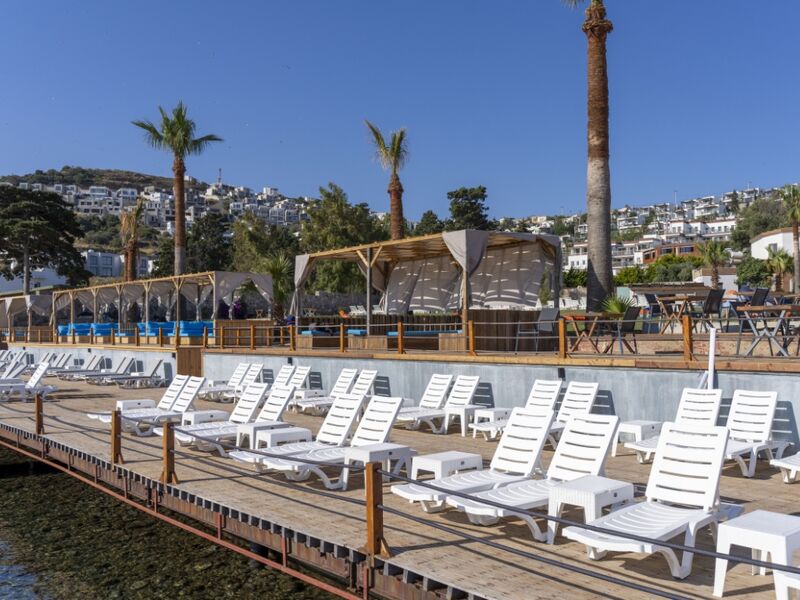 Sude Beach Hotel
