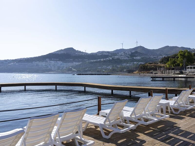 Sude Beach Hotel