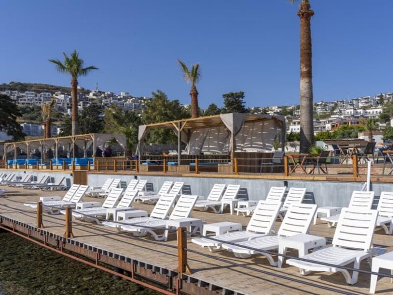 Sude Beach Hotel
