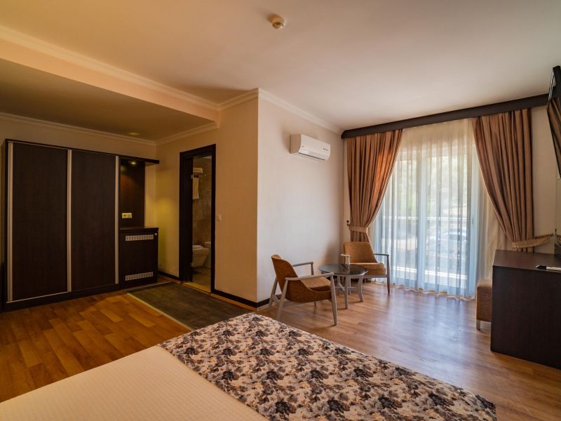 Sunshine Holiday Resort