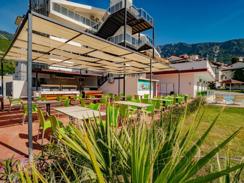 Sunshine Holiday Resort